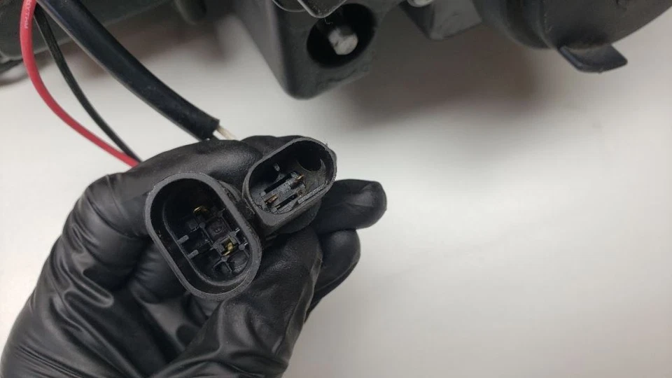 Faro conductor BMW 325I 2004 Foto 4 de 4