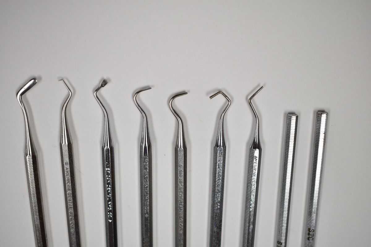 【裁断済み】ＨＯＭＥ　ＤＥＮＴＩＳＴ　ＰＲＯＦＥＳＳＩＯＮＡＬ 1〜5 Dental Instruments by American Dental MFG - Includes 9 PCS