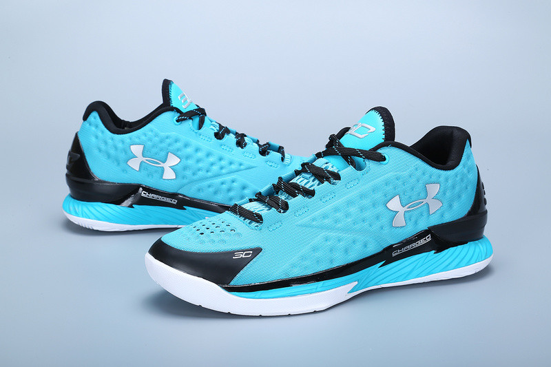 中古　Under Armour Curry 1 Low 28㎝ Under Armour Curry 1 Low Carolina PANTHERS CAM Charlotte Hornets