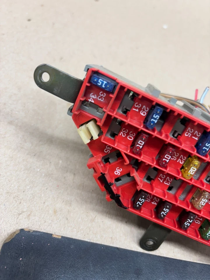 Ford Ranger Mazda B2500 1998-2001 tablero fusible caja espoleta conectores de conexión oe Foto 2 de 4