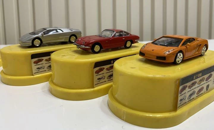 KIRIN FIRE Lamborghini Trajectory Famous car 1/72 scale All 7 types set & case - Image 3 of 4