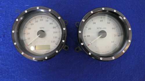 Genuine Harley Sportster Touring Dyna 4" Speedometer Tachometer 04-13 19k miles