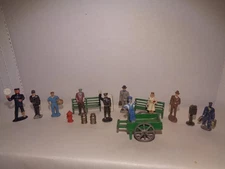 EIRE,AUTHENTICAST,MINATOY LEAD FIGURES. CITYSCAPE OR RAILROAD STATION SCENE.18PC