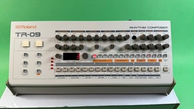 Roland TR-09 Boutique Rhythm Composer Drum Machine   USED
