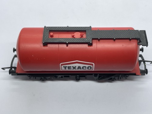 Hornby Texaco Tanker R231 OO Gauge - Picture 10 of 12