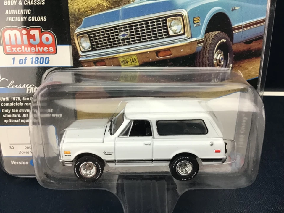 Johnny Lightning 1969 Chevy Blazer Mijo Exclusives & MBX Cycle Trailer - Image 4 of 4