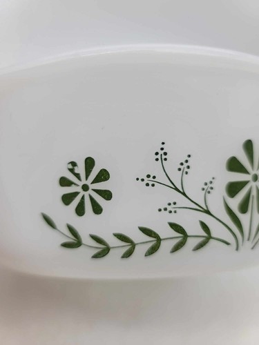 Glasbake -Green Daisy Casserole - J2600 - 1 & 1/2 Quart (No Lid) - Picture 9 of 10