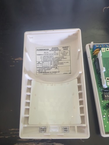 ADEMCO Quest 2000 Microwave/PIR Motion Detector - Picture 4 of 5