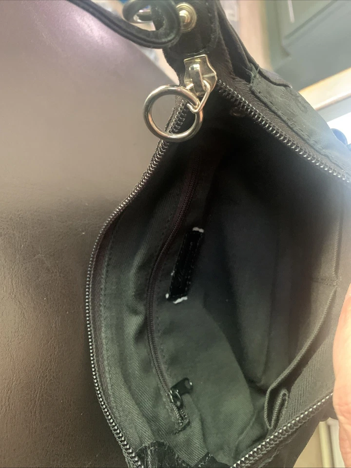 Raro Monedero Bluemarine Negro Mariposa Repujado, Poco Uso, Perfecto Estado Foto 3 de 4