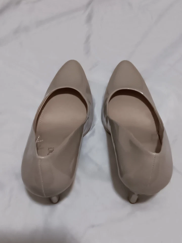 Tacones Ellen Tracy/Tan talla 8 Foto 2 de 4