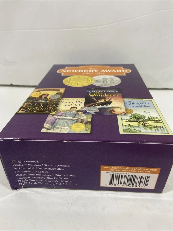 The Newbery Award 4 Book Boxed Set- Box Has Minor Wear- Inside 👍👍 Foto 2 de 4