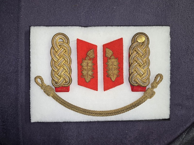 1OO% ORIGINAL WW2 GERMAN GENERALS COLLAR TABS,SHOULDER BOARDS,EAGLE,VISOR CORD