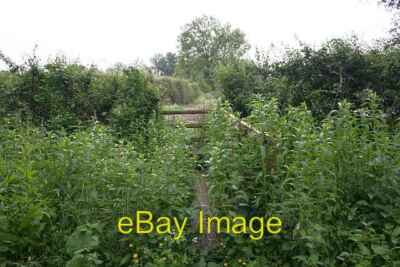 Foto 6x4 zugewachsene Fußgängerbrücke Birtsmorton Der Wachstumsschub im Mai ist vorbei c2008