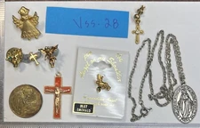Religion, Religious— religious lot of Nine Items Pendants & Pins    Lot # Vss.28