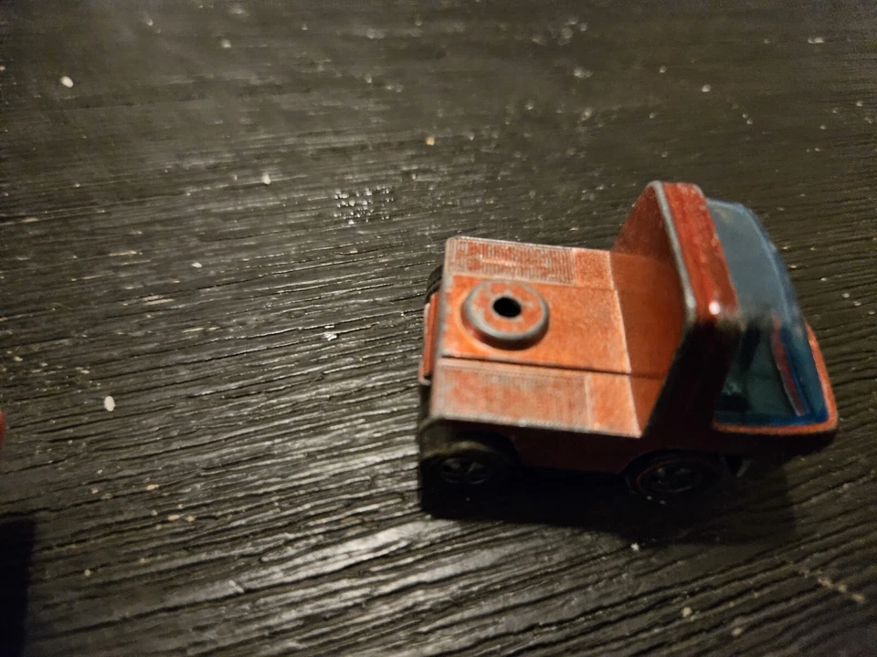 Hot Wheels Redline Heavyweights Fire Truck Red Vintage Mattel 1969 - Image 3 of 4