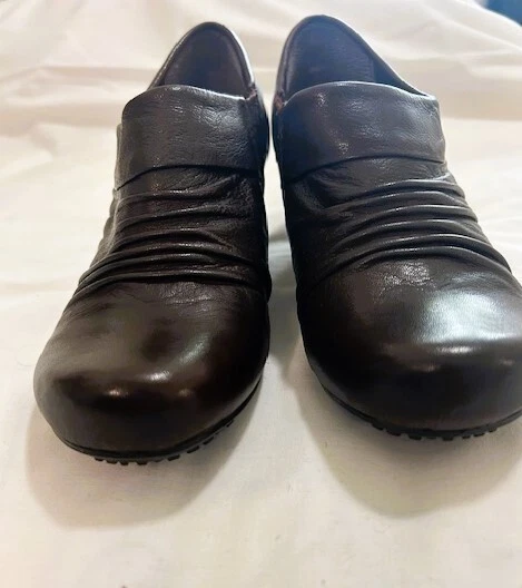 Botines Bare Traps Damas Talla 9M Cuero Parte Superior Marrón Acanalado Tacones Gruesos leer Foto 4 de 4