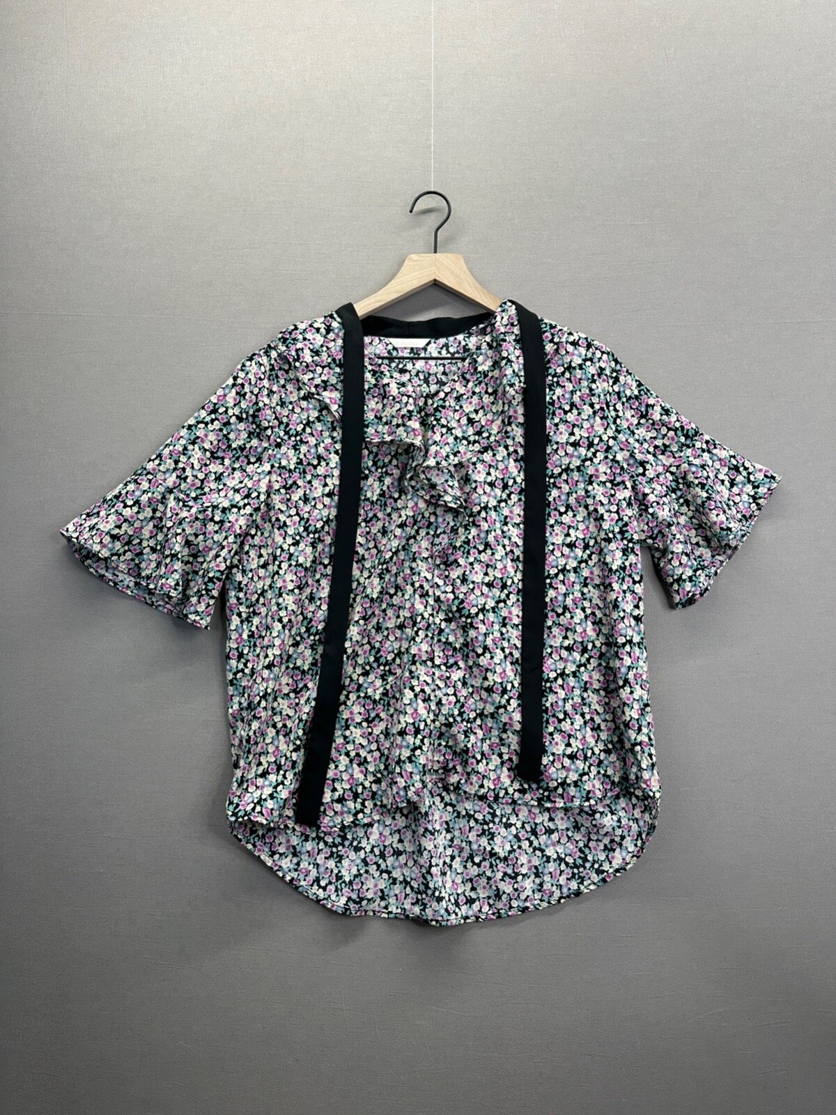 Floral Ruffle V-Neck Blouse for Women - Multicolor Short Sleeve Size 90