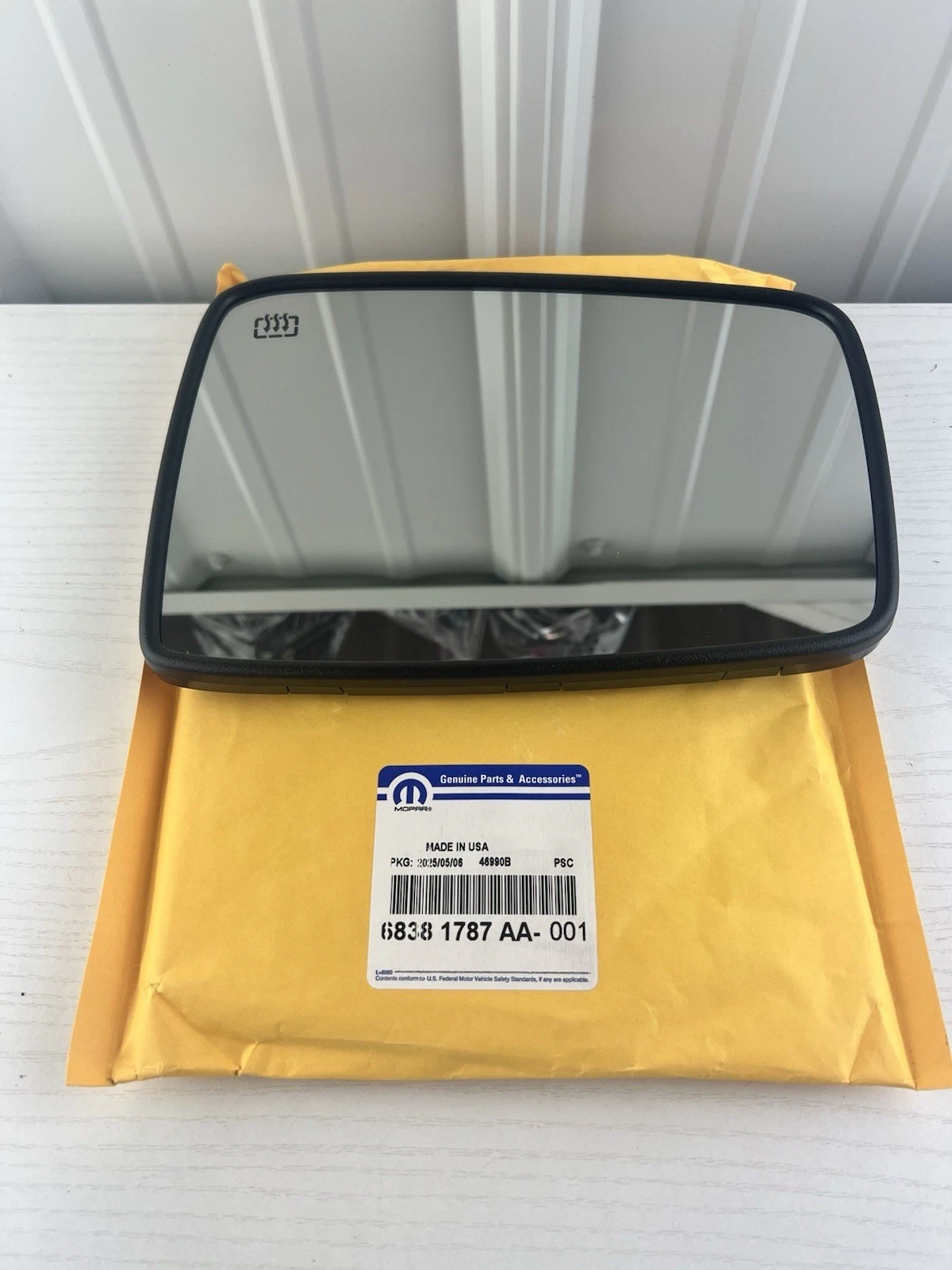 17-24 RAM 1500 2500 MIRROR GLASS REPLACEMENT LEFT DRIVER OEM MOPAR 68381787AA