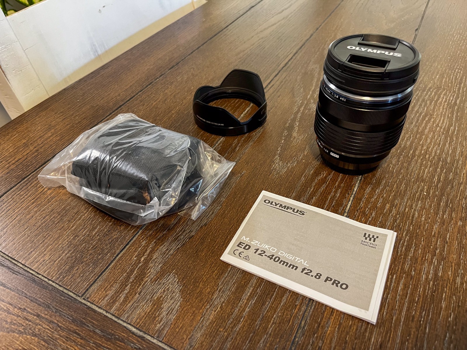Olympus Zuiko Digital ED 12-40mm f/2.8 Pro Zoom Lens for Micro Four-Thirds