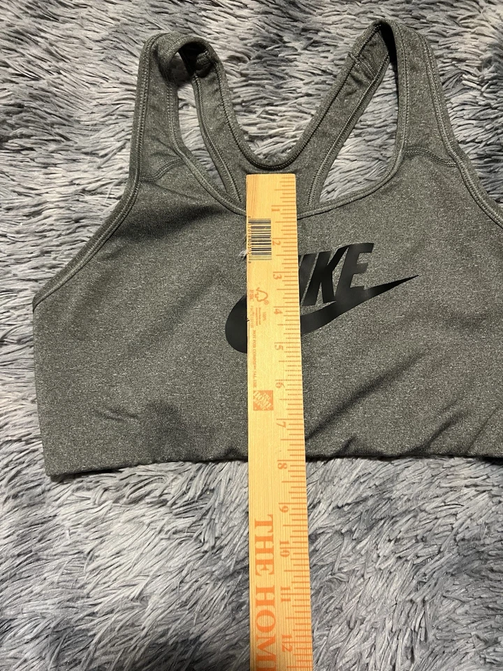 Sujetador deportivo Nike soporte medio clásico Swoosh entrenamiento gris CN5262 talla grande L Foto 3 de 4