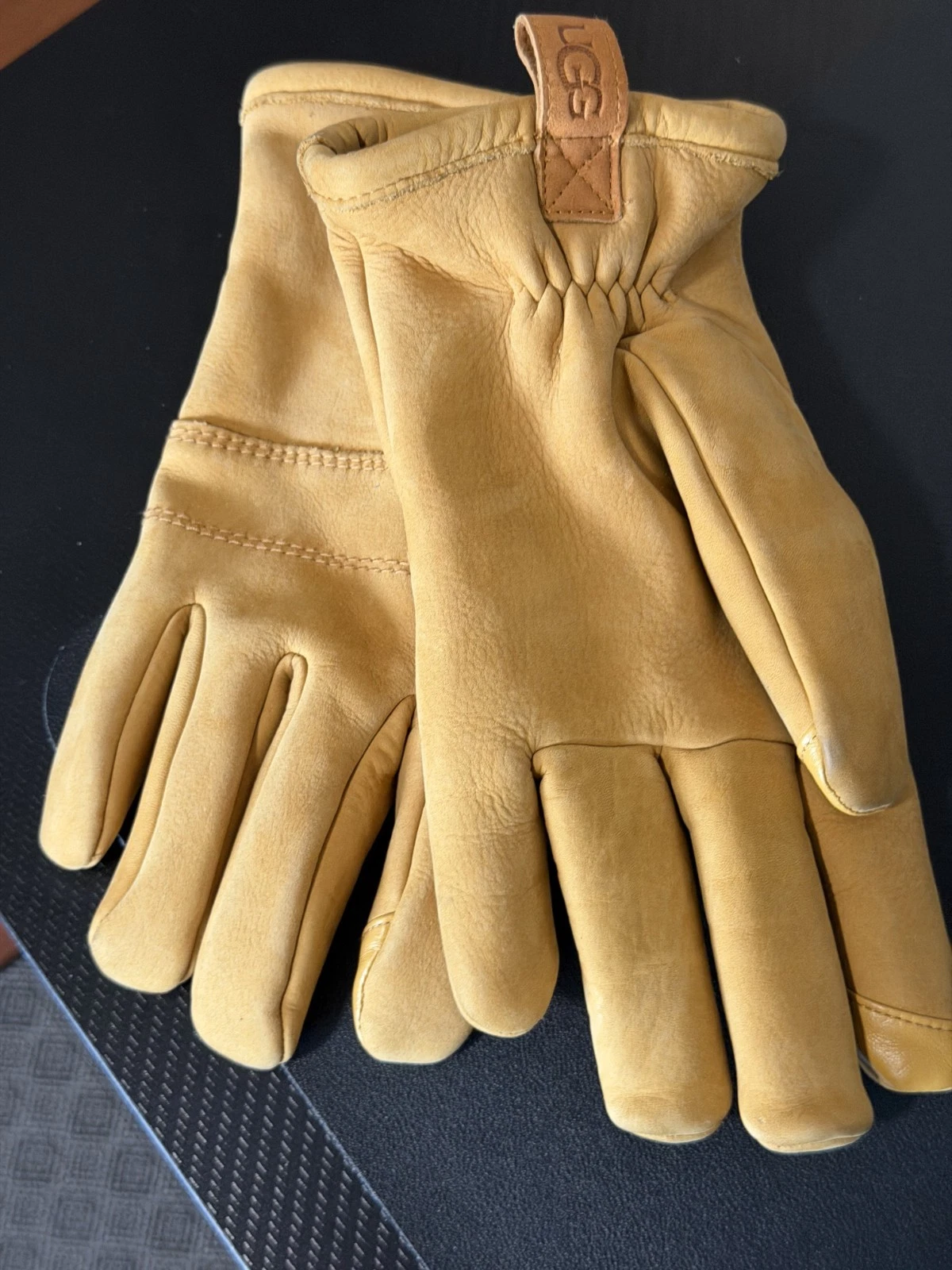 UGG Sheepskin Mens Gloves Chestnut Tan - MEDIUM