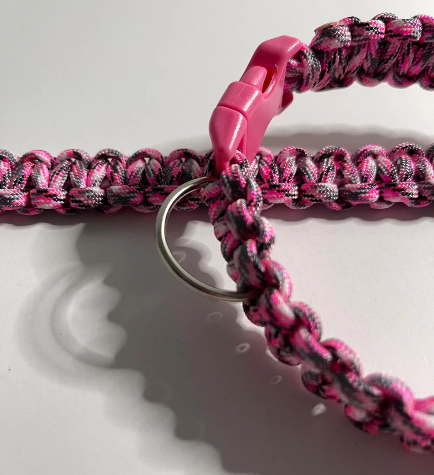 Collar para perro Paracord hecho a mano | Duradero y elegante | Bonito en camuflaje rosa | QR 11" Foto 2 de 4