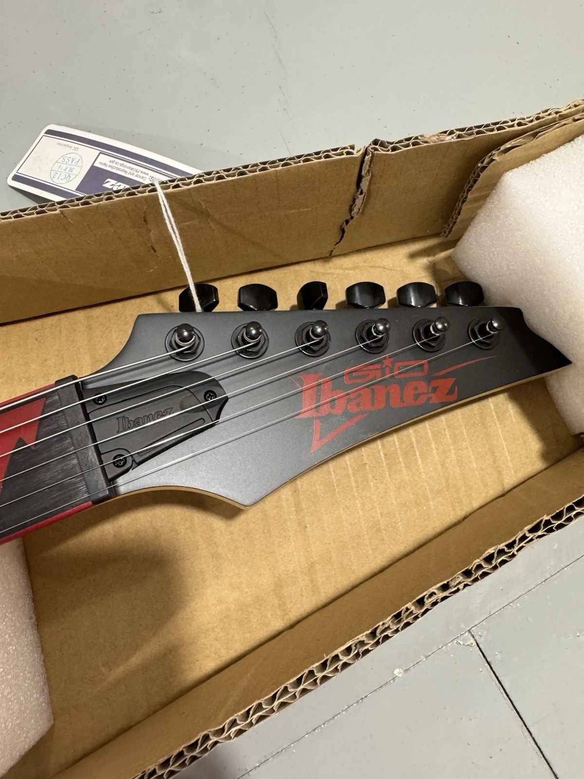 Ibanez GIO Series GRG131DX-BKF Electric Guitar Black Red New But Slight Damage 8