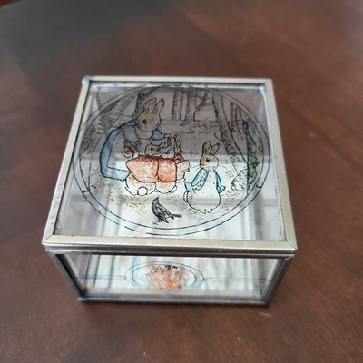 Vintage Beatrix Potter Buntglas Schmuckschatulle Peter Hase und Familie 1989