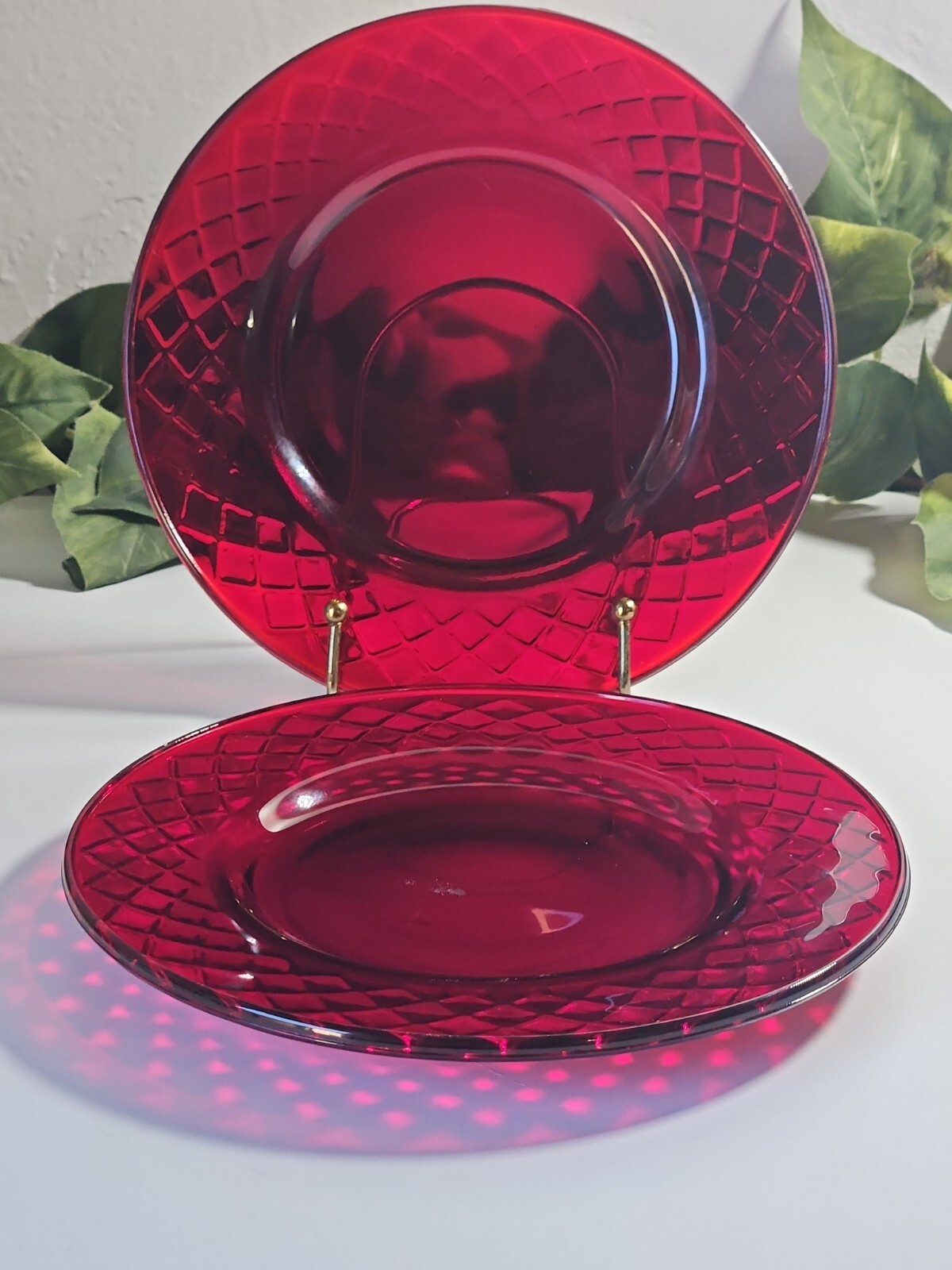 Stunning Vintage Ruby Red Diamond Patterned Glass Salad/Dessert Plates 7.5