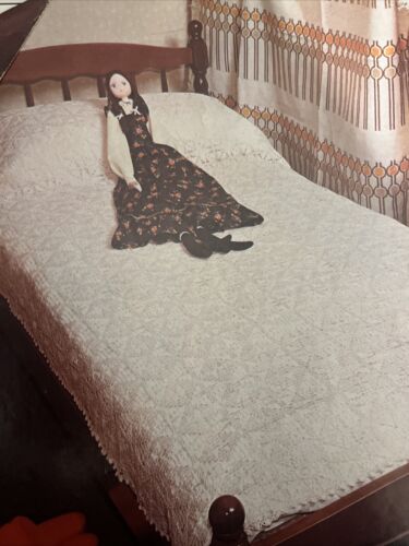 Magic Crochet Magazine November 25th 1983 Issue 25 - Picture 4 of 4