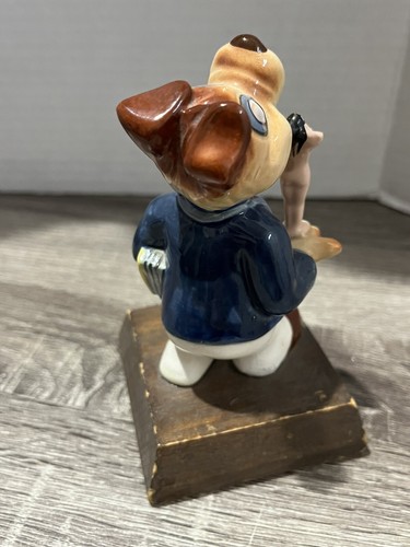Dog figurine anthropomorphic statuette "The Winner" with naked woman statue, Jap - Picture 4 of 8