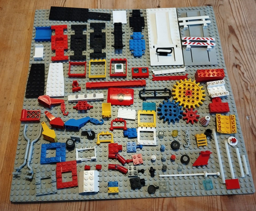 Vintage Lego Train Town Vehicles spare parts 1970s 1980s #2 - Picture 2 of 232