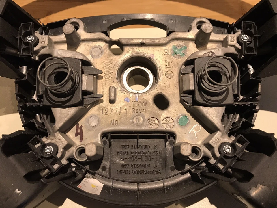 Volante Land Rover Range Rover 2003-2005 QTB000941PVA (versión sin calefacción Foto 3 de 4