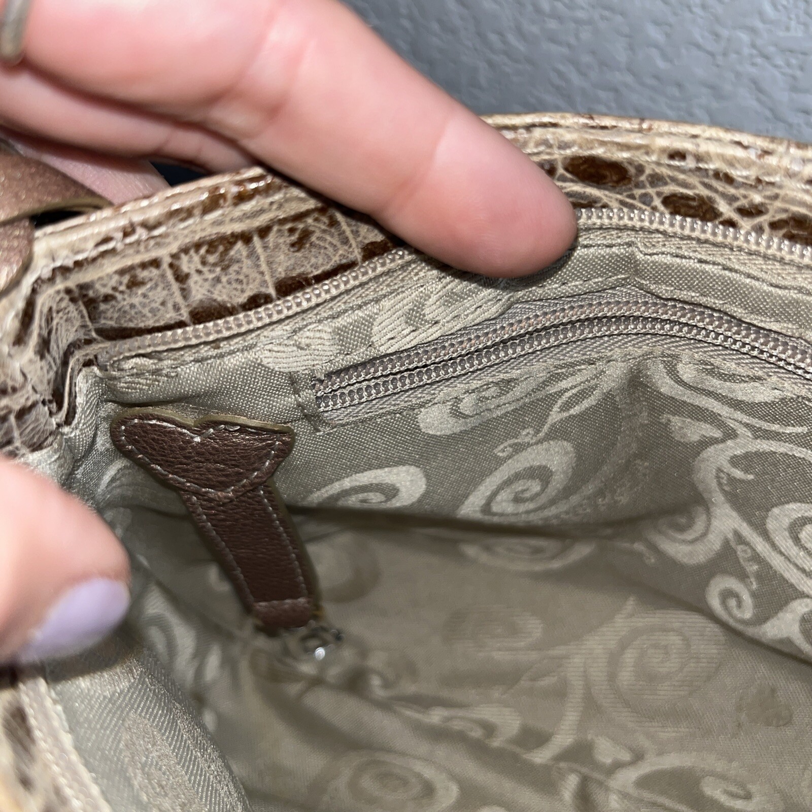 BRIGHTON BEAUTIFUL CROCODILE PATTERN LEATHER SHOU… - image 10