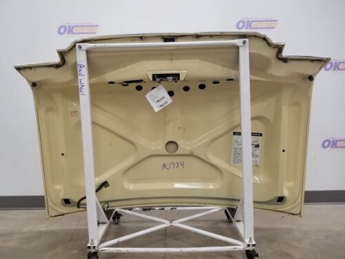 76 LINCOLN CONTINENTAL MARK IV COMPLETE REAR TRUNK DECKLID ASSEMBLY YELLOW - Picture 9 of 12