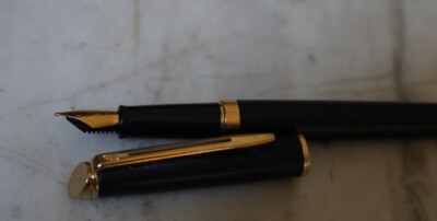 Waterman Hemisphere Matte Black Lacquer Fountain Pen - Medium Nib