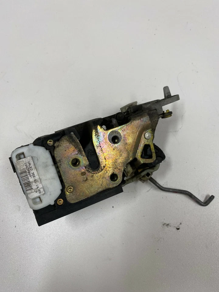 2002 Cadillac Escalade / 99-06 Chevy GMC левая задняя дверь замок привод #N30 - Изображение 3 из 4