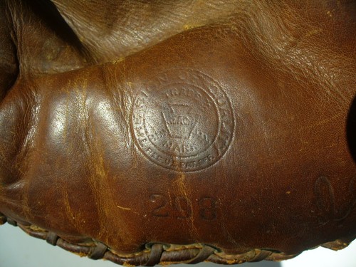 VINTAGE/OLD..1930s-1950s.BASEBALL GLOVES/MITTS.ANTIQUE.RARE.CATCHER.BAT.BALL - Picture 10 of 12