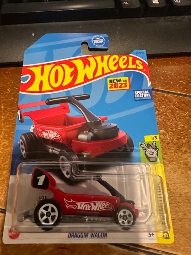 2023 Hot Wheels Experimotors Draggin' Wagon #22 Red