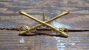 RARE 1902 vintage US Army 1st Cavalry Regiment Officer collar insignia pin AS IS
