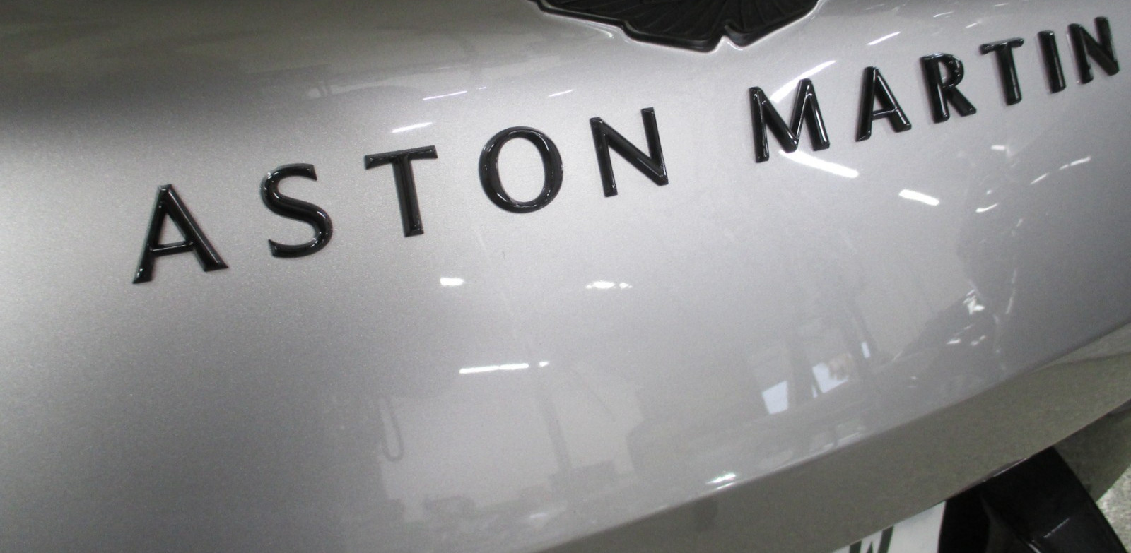 ASTON MARTIN OEM DB12 EMBLEMS G2U