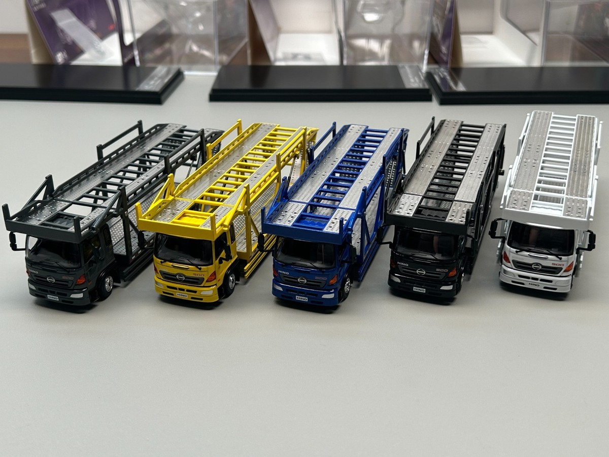 UM 1:64 500 HINO Ranger Double Transport truck Model Car--Five