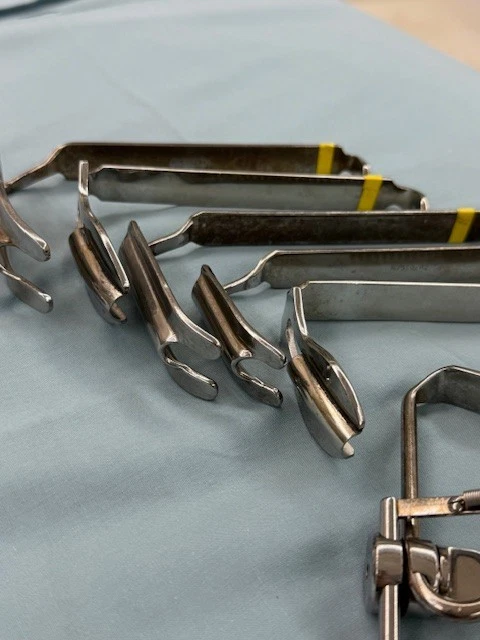 KARL STORZ N5954 aka 743500 Dingmann Tonsillectomy Mouth Gag w/ Hooks 5.75"x6" - Image 3 of 4