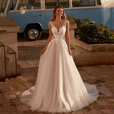 Vintage V Neck Wedding Dresses A Line Tulle Bride Gown Illusion Back Applique