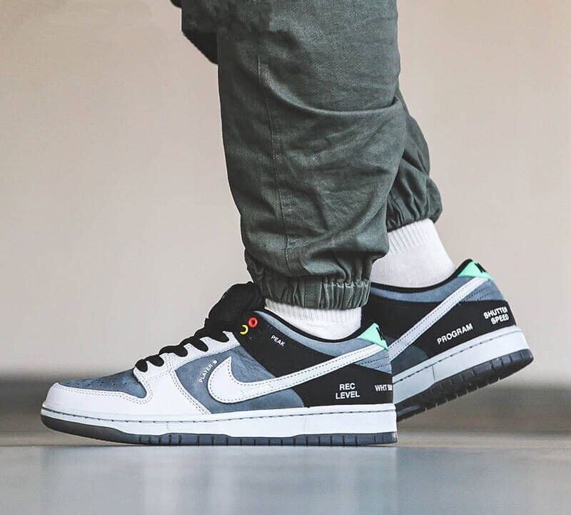Nike SB Dunk Low Pro ISO “Camcorder VX1000”- Men's Size 10 Nike SB Dunk Low Pro ISO “Camcorder VX1000”- Men's Size 10