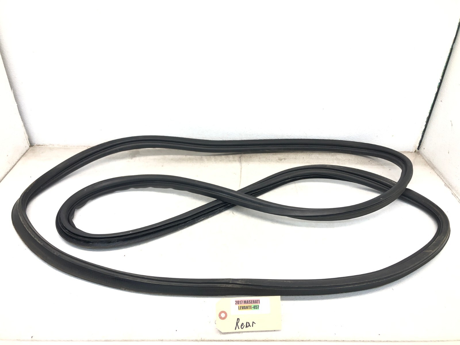 2017-2022 MASERATI LEVANTE REAR LIFTGATE TAILGATE WEATHERSTRIP SEAL OEM