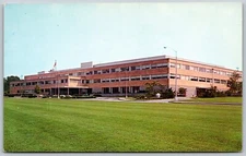 Pfizer Medical Research Labs Groton Connecticut VINTAGE Postcard 4593