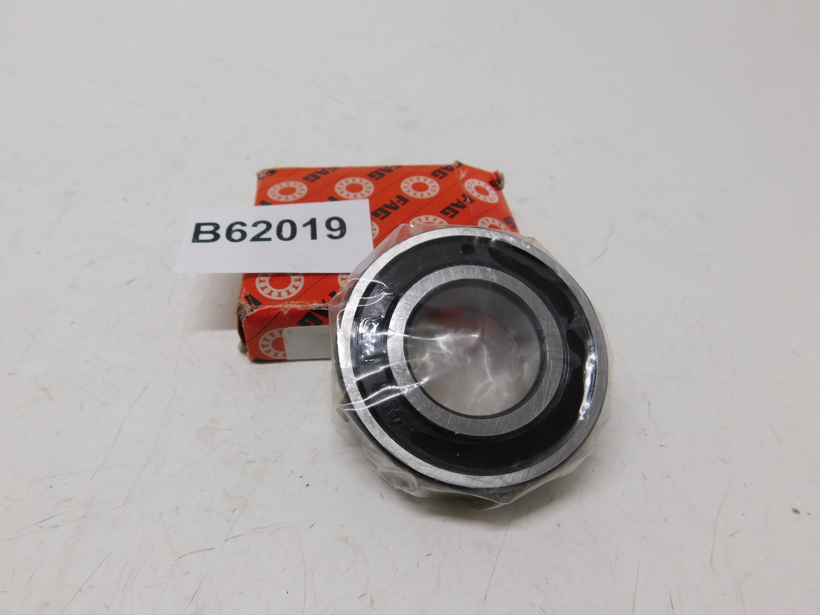 CUSCINETTO A SFERE BALL BEARING 62x6x29 FAG 62062RSR