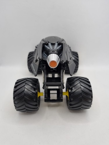Monster Jam Batman Monster Truck 2021 gran escala 1:24 diecast raro en muy buena condición - Imagen 7 de 10