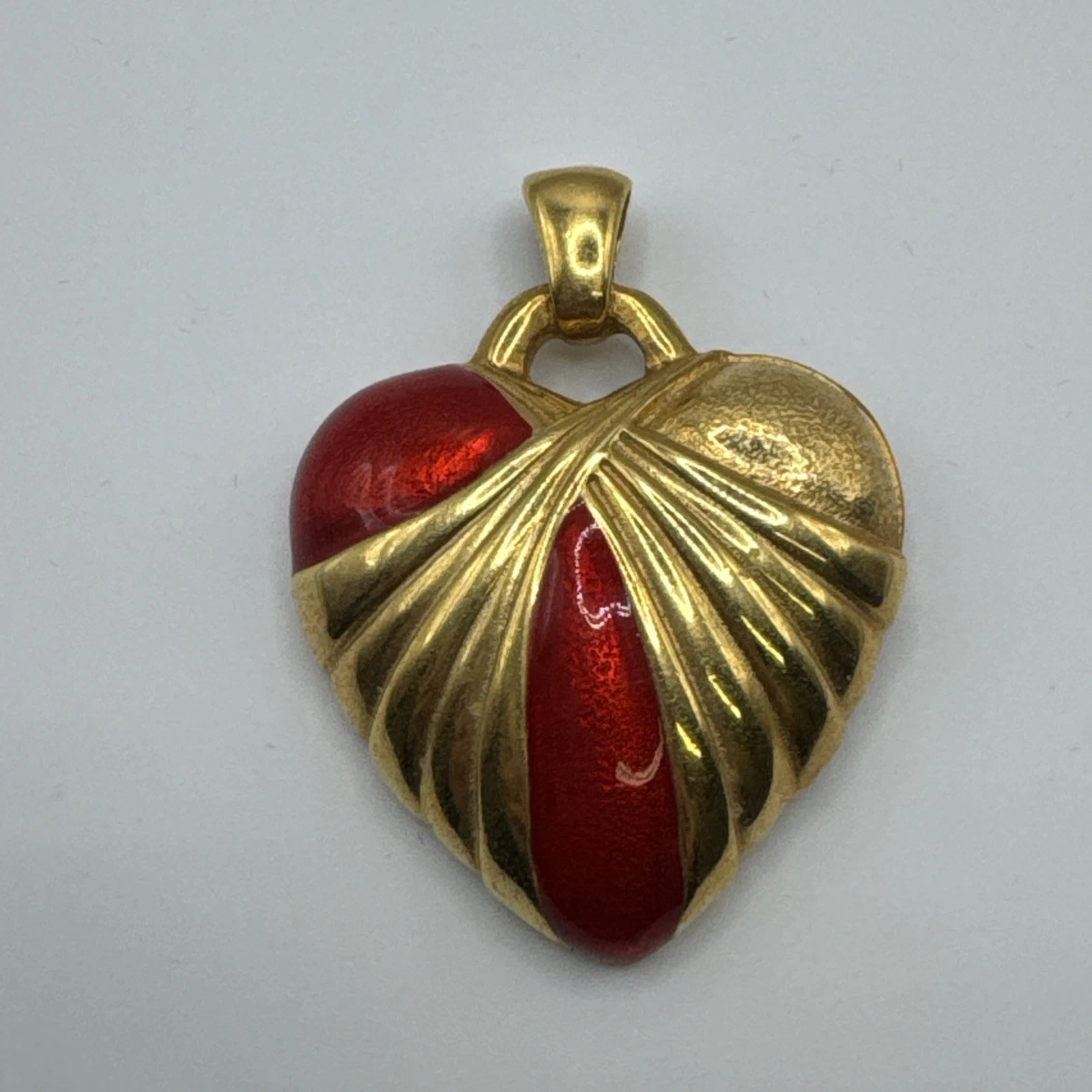 Bijoux Fantaisie Pendentif Cœur Doré et Rouge Nacré.